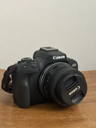 Kit Canon EOS R50 + RF-S 18-45mm - Pouquíssimo uso e na garantia