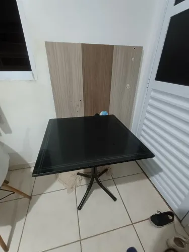 Mesa de mármore e painel de 43 polegadas