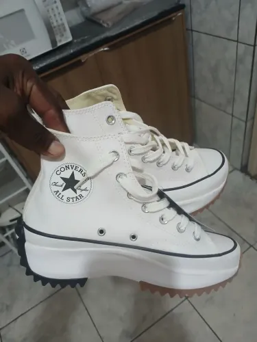Vendo esse tênis com a sandália lindos 