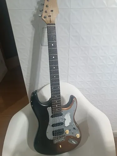 Guitarra stratocaster