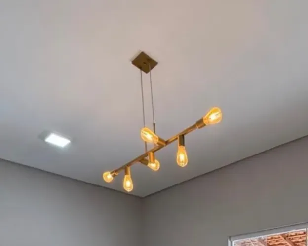 Lustre | Pendente Industrial Moderno com 6 Lâmpadas | Dourado | em Excelente Estado