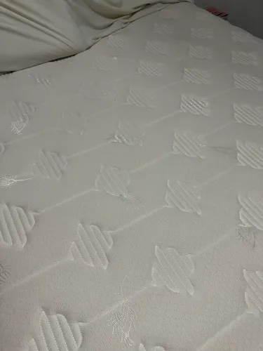 Cama Queen com box baú
