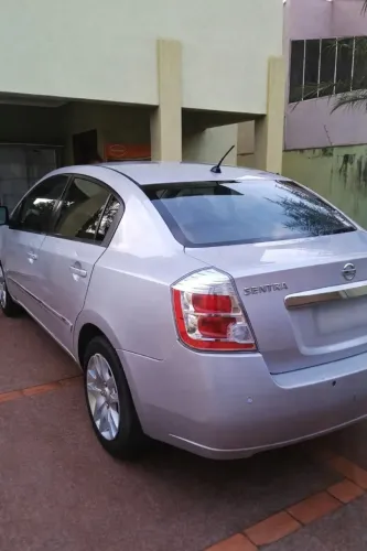 Nissan Sentra 2.0/ 2.0 Flex Fuel 16V Aut. 2011