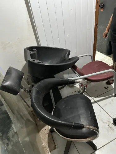 LAVATÓRIO E CADEIRA