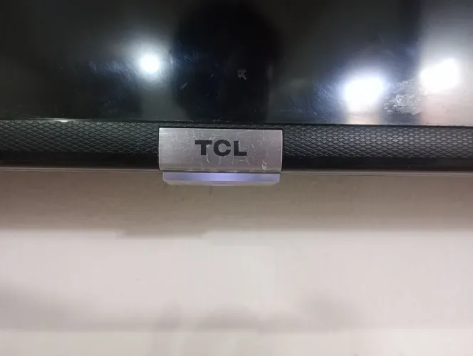 Vendo TV com defeito