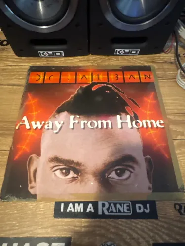 Disco de vinil DR ALBAN AWAY FROM HOME