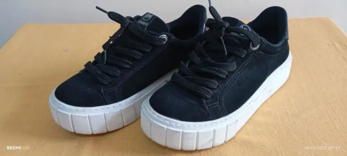 TÊNIS PRETO FEMININO nº 34 MARCA VIAMARTE