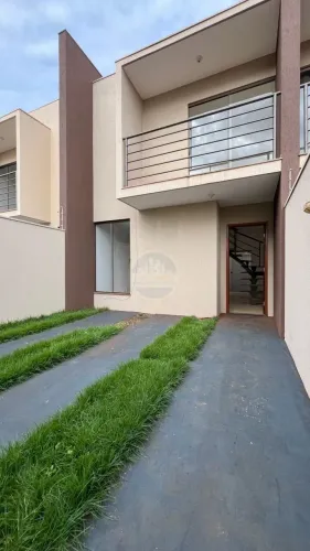 Sobrado à venda no bairro Santa Fé - Dourados/MS