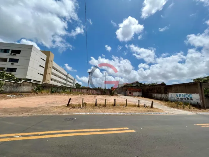 Terreno à Venda no Calhau, São Luís - Oportunidade por R$ 3M