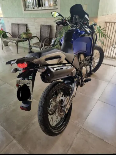 Vendo Ténéré 250 super conservada. Chave reserva, emplacamento original, itens esportivos