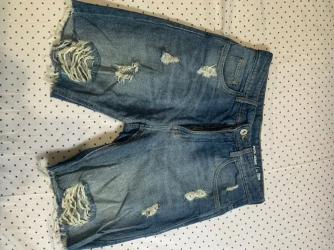 Bermuda jeans escura