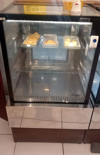 Expositor quente de salgados Iglu. Ótima marca e super conservado!