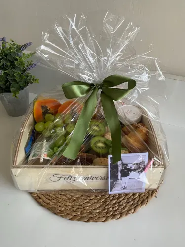 Cesta especial para presentear amigos e colegas de trabalho a pronta entrega