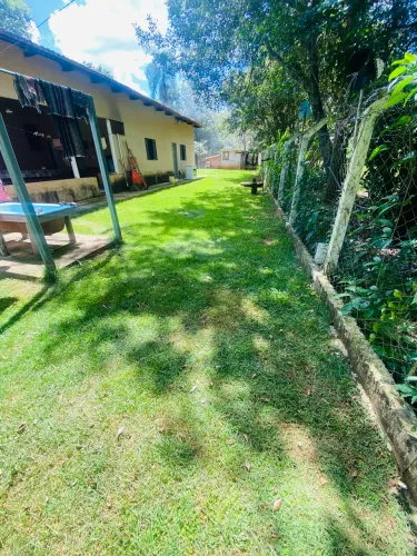 Vendo casa em 4 lotes total 6 mil metros