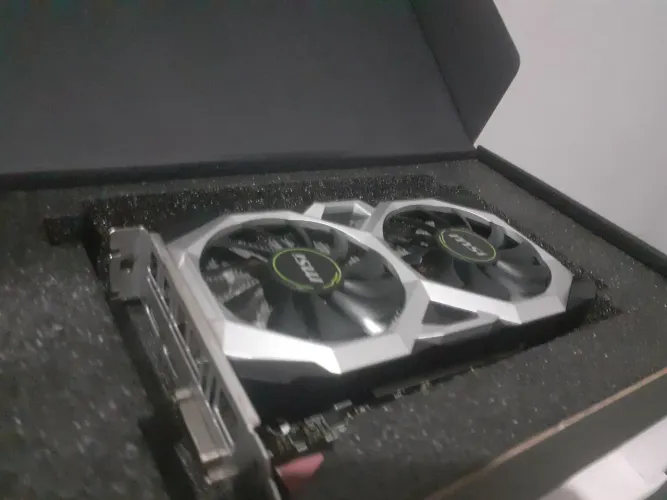 GTX 1650 4GB MSI(novinha)