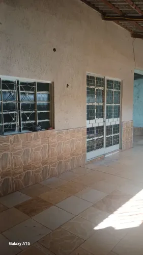 Aluga-se barato uma Casa