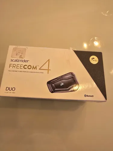 Intercomunicador CARDO Freecom 4