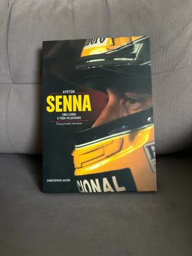 Livro Ayrton Senna: uma lenda a toda velocidade