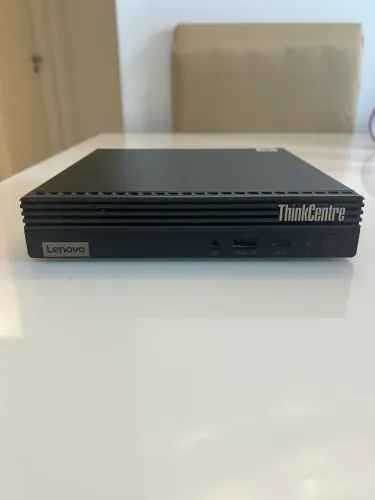 Lenovo ThinkCentre M70q Tiny + Monitor ThinkCentre TIO24 Gen4