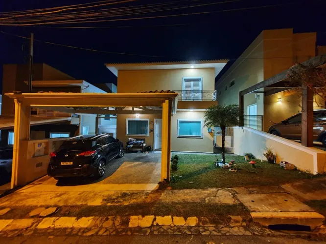 Casa de condomínio em Alameda das Seringueiras - Granja Viana - Cotia/SP