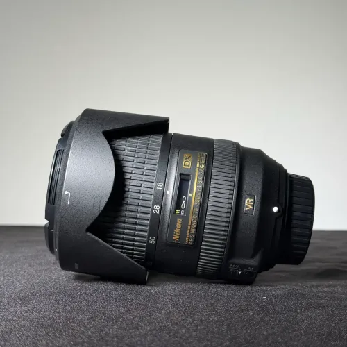 Lente Nikon 18-300mm VR