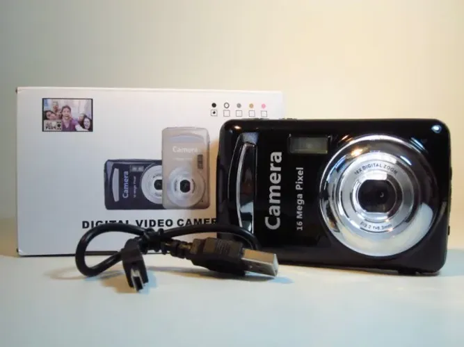 Câmera Digital Retrô 16MP - Compacta e Estilo Vintage
