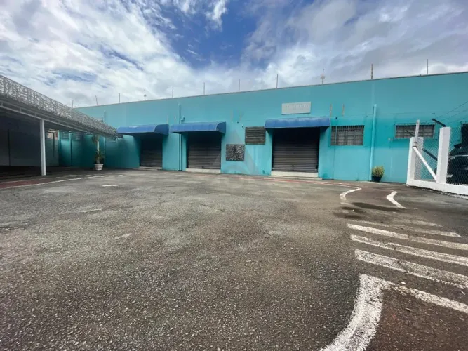 Salão para alugar em Campinas, Vila Nova, com 216 m²