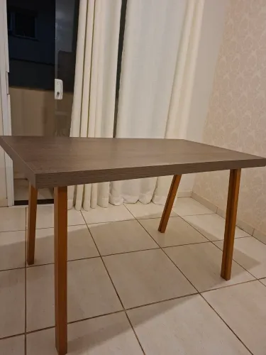 DESAPEGO! Mesa Linda e Versátil procurando um novo lar! ?