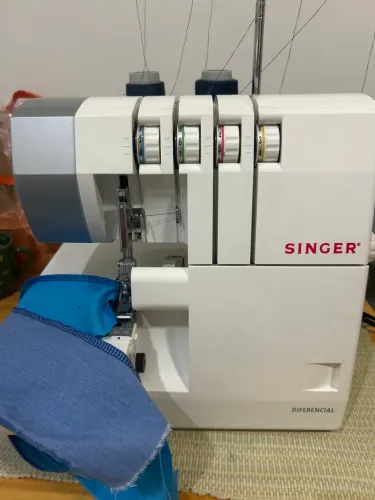 Máquina de costura Ultralock