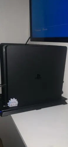 ps4 1TB com uns 70 jogos inclusos