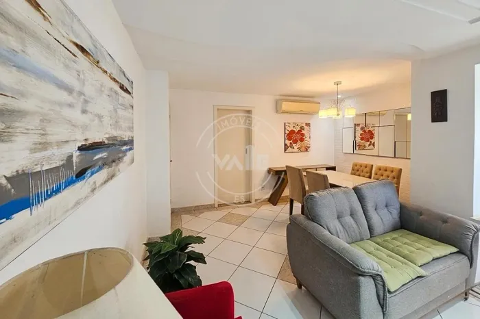 Apartamento 03 quartos c/ elevador e sol da manhã em Itapuã