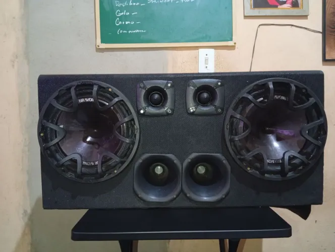 CAIXA DE SOM BRAVOS + TARAMPS 1200