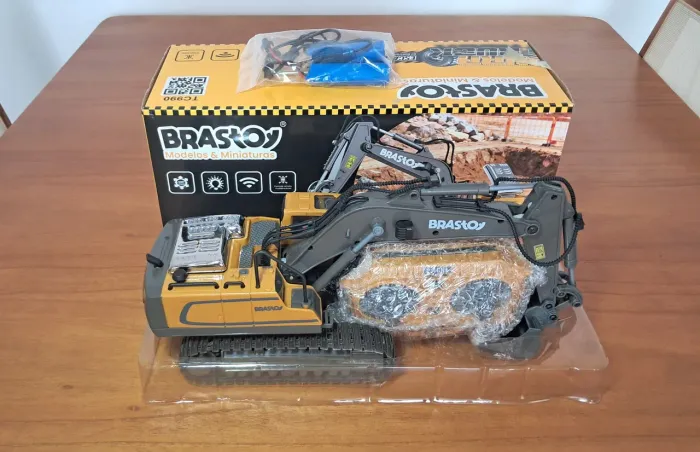 Escavadeira de Controle remoto NOVO