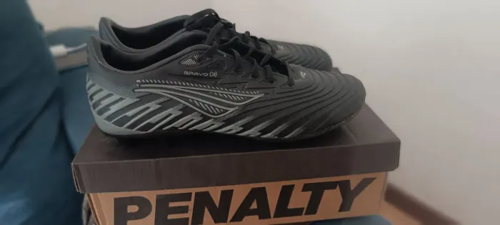 Vendo uma chuteira penalty