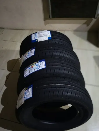 Pneus 185/70R14  88H LT Goodyear 
