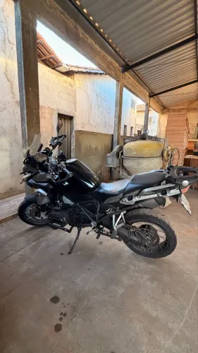 Moto BWN 1200 preta