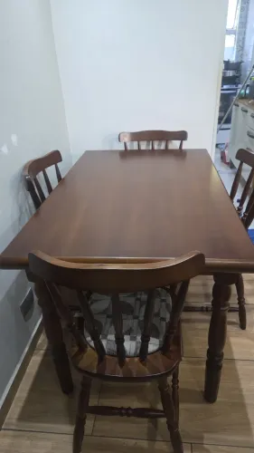 Mesa com cadeiras