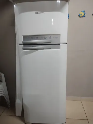 Vendo geladeira Electrolux 429 litros (usada)
