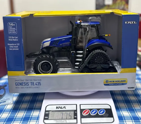 New holland t8.435 Gênesis TOMY 1/32 Diecast