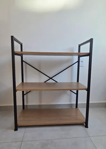 Prateleira estante baixa