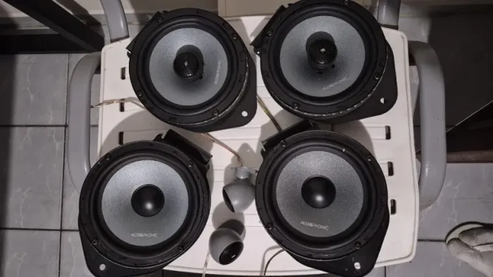 Som automotivo Audiophonic - Kit 2 vias + 2 autofalantes + subwoofer Pionner