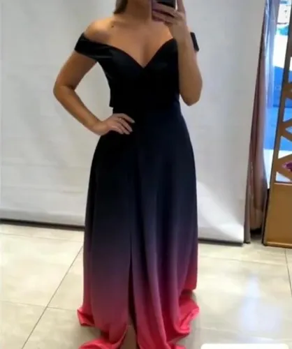 Vestido longo com fenda