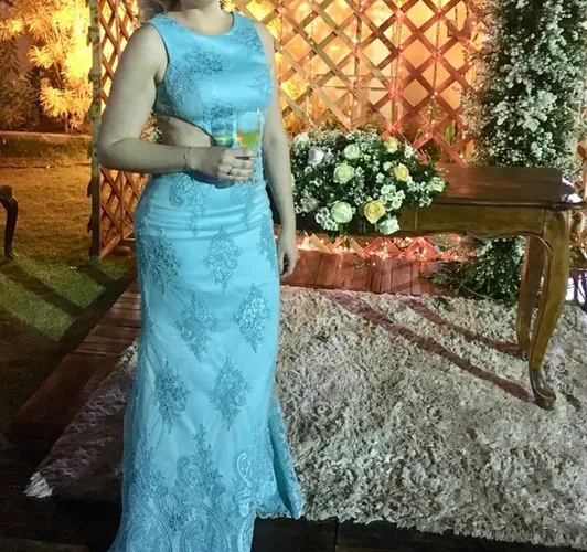 Vendo vestido de festa