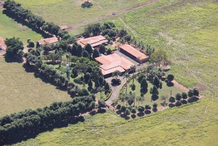 Valor: 120 milhões Fazenda de 1.000 alqueires em Formosa go