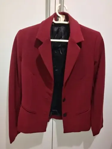 Terno feminino c/forração interna, Fólic, manequim 38, vinho bordo.Ótimo estado.