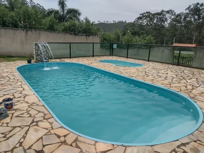 Aluga-se granja Mirama.