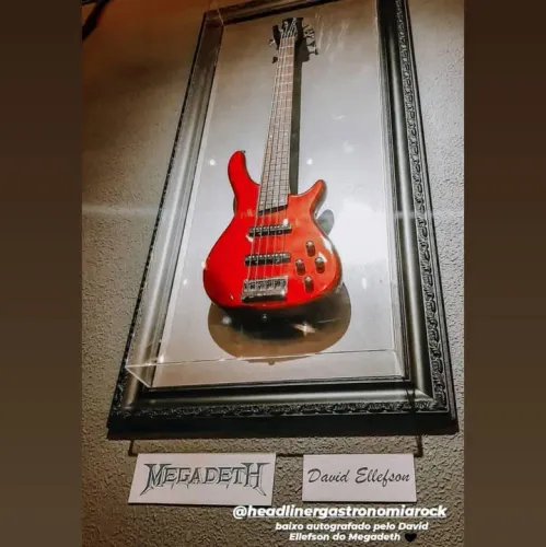 Baixo autografado assinado David Ellefson do Megadeth