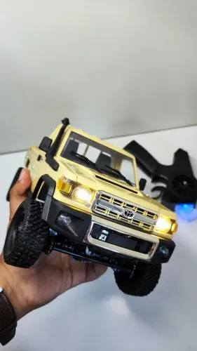 Caminhonete Toyota 4x4 controle remoto bateria recarregável