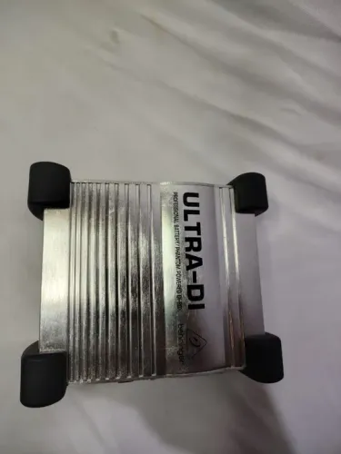 Direct box Behringer Ultra-DI-100