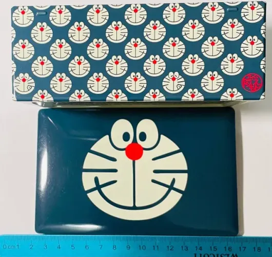 Doraemon - lata japonesa vazia - 14 cm x 9 cm x 5 cm p/ fãs do mangá / anime clássico